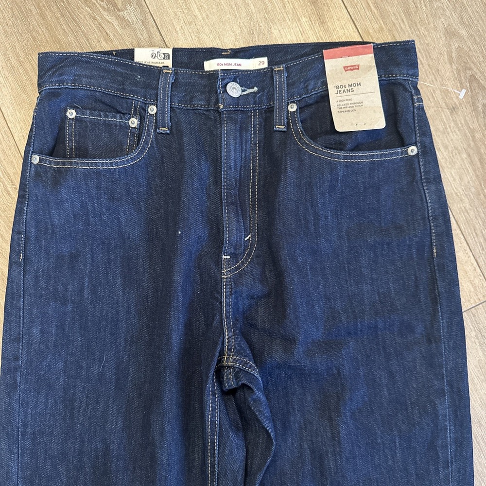 Levi's 80s Mom Jeans High Rise Relaxed Fit Tapered Leg‎ Dark Wash Normcore NEW - Picture 2 of 12